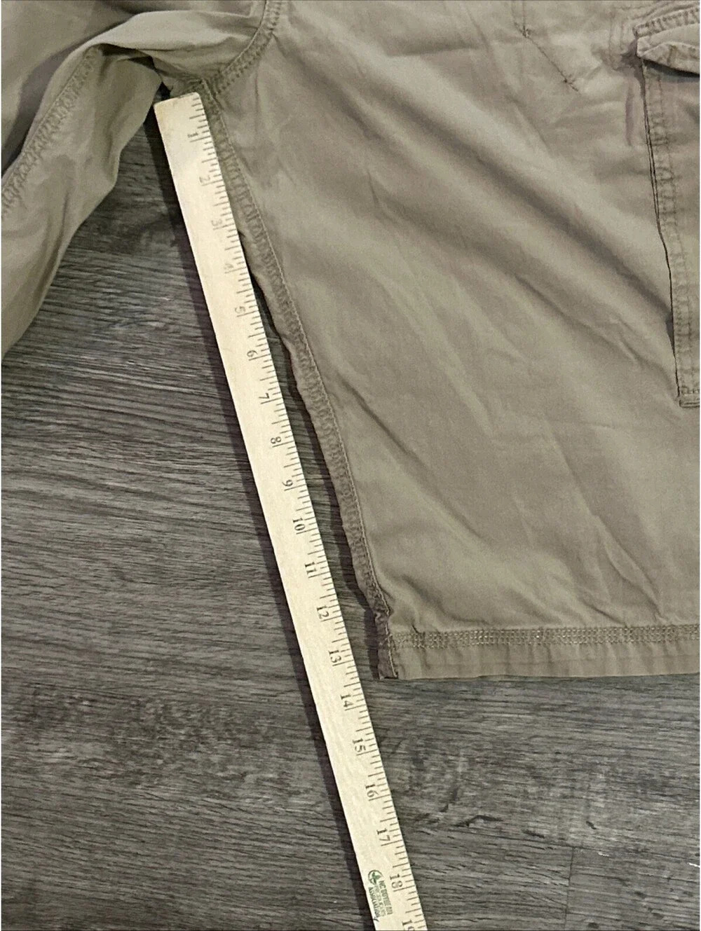 Lee Men's Extreme Motion Cargo Shorts 42 Beige Stretch Outdoor Hiking Casual